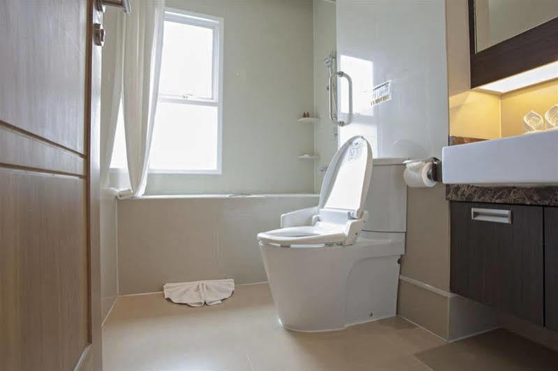 V Residence Serviced Apartment Bangkok Eksteriør billede
