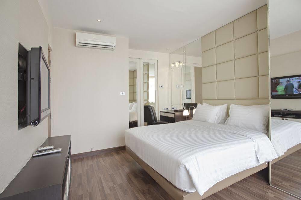V Residence Serviced Apartment Bangkok Eksteriør billede